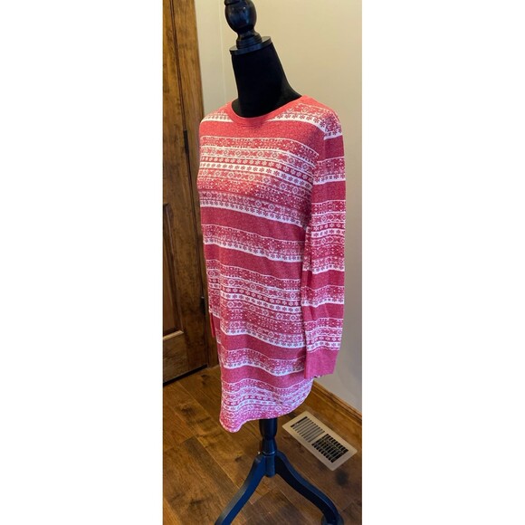 Tunic Top Pajamas or Dress No Tag Size Medium to Large Red White Snowflake Soft - Picture 5 of 11